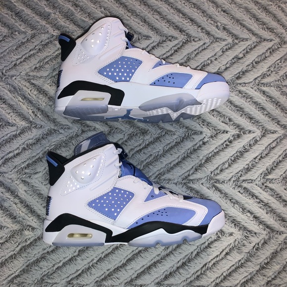 UNC Jordan 6’s - Picture 3 of 7